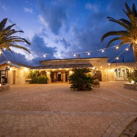 Casale Della Contea Guest House Modica Exterior photo