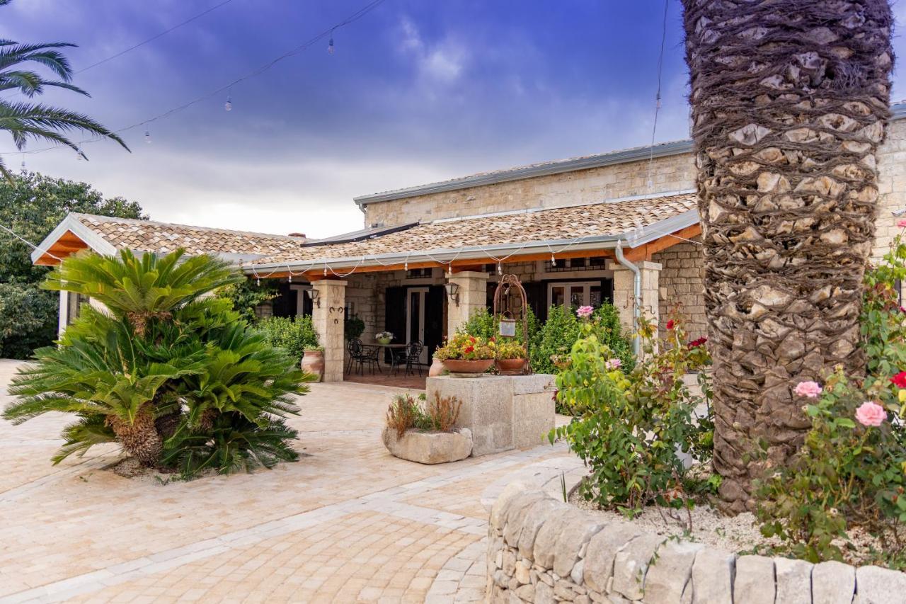 Casale Della Contea Guest House Modica Exterior photo